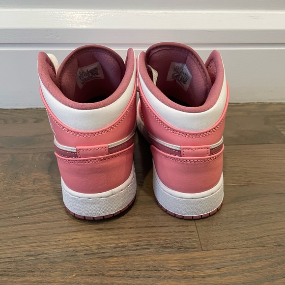 Jordan 1 pink 5Y OBO - Picture 5 of 5